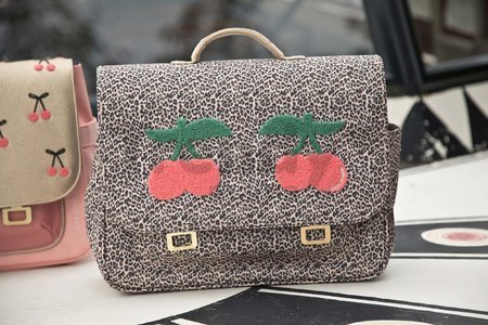 Školská aktovka It Bag Midi Leopard Cherry Jeune Premier ergonomická luxusné prevedenie 30*38 cm