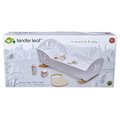 Drevená kolíska Labuť Sweet Dreams Dolly Bed Tender Leaf Toys pre 36 cm bábiku s textilným vankúšom a perinkou